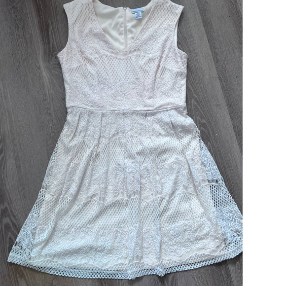 Liz Claiborne Size 14 Cream Fit & Flare Lace Dress - Picture 7 of 10